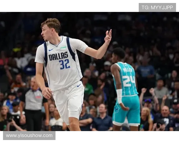 布克37分太阳横扫独行侠 格林伤退弗拉格低迷 布克37分太阳横扫独行侠 格林伤退弗拉格低迷